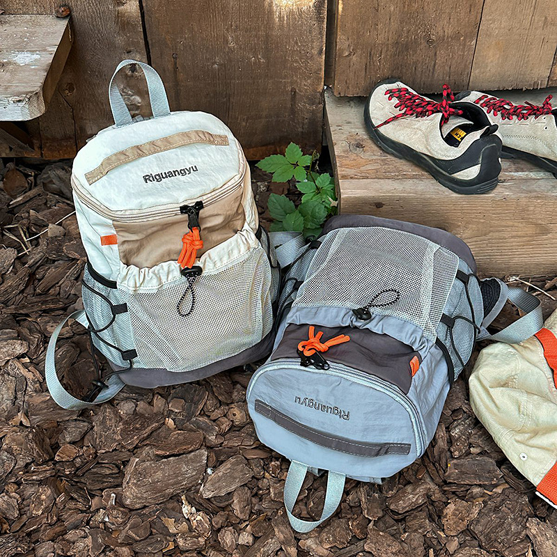 Kids Outdoor Backpack - กระเป๋าเป้สะพายหลังสำหรับเด็กผู้ชาย สำหรับกิจกรรมกลางแจ้ง เดินป่า ความจุขนาดใหญ่ น้ำหนักเบา เหมาะสำหรับนักเรียน
